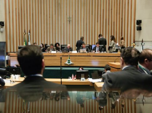 cldf:-em-acordo-com-executivo,-oposicao-desobstrui-pauta-e-aprova-pls