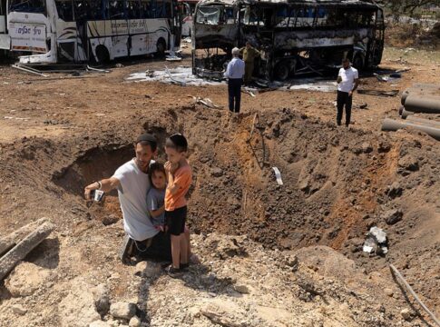 troca-de-ataques-entre-ira-e-israel-ja-matou-ao-menos-248-pessoas