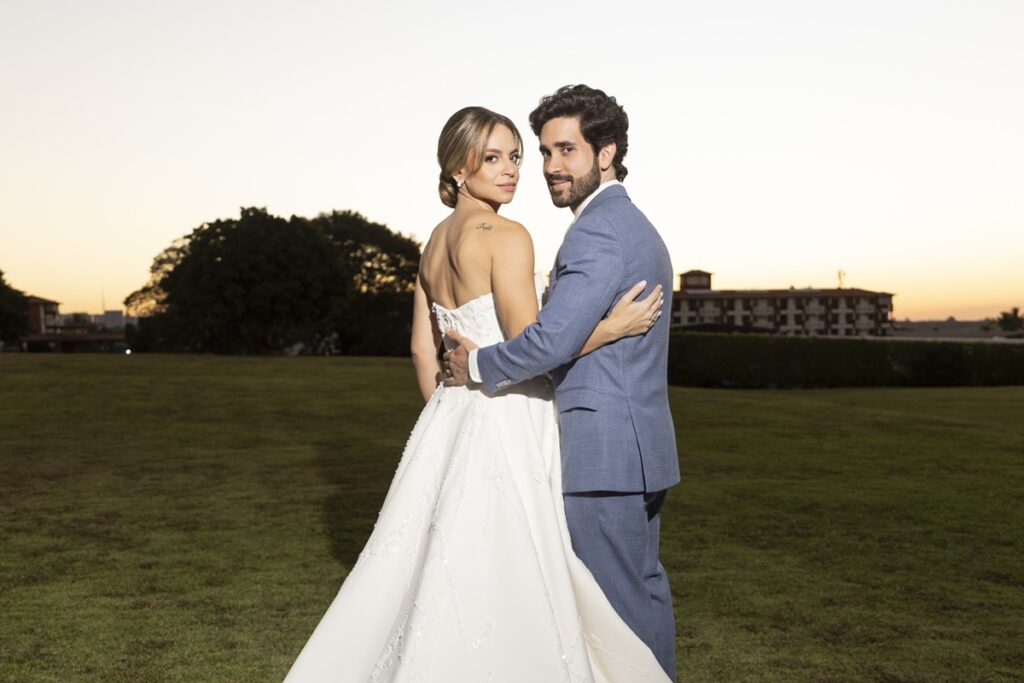 amanda-pfeifer-e-lucas-amorim-se-casam-em-cerimonia-deslumbrante