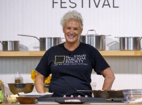morre,-aos-55-anos,-a-chef-de-cozinha-e-apresentadora-anne-burrell