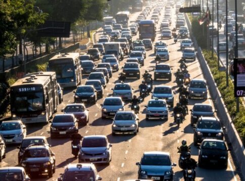 feriado-de-corpus-christi:-veja-os-horarios-de-pico-nas-rodovias-de-sp