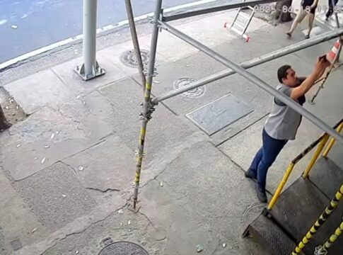 marquise-desaba-em-copacabana-e-funcionario-escapa-por-pouco.-video