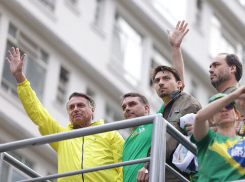 como-bolsonaro-e-filhos-teriam-sido-beneficiados-pela-abin-paralela