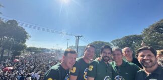 com-tarcisio-e-nunes-em-trio,-milhares-seguem-marcha-para-jesus-em-sp