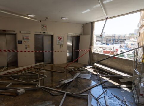 video-mostra-panico-em-hospital-de-israel-apos-ataque-do-ira.-veja