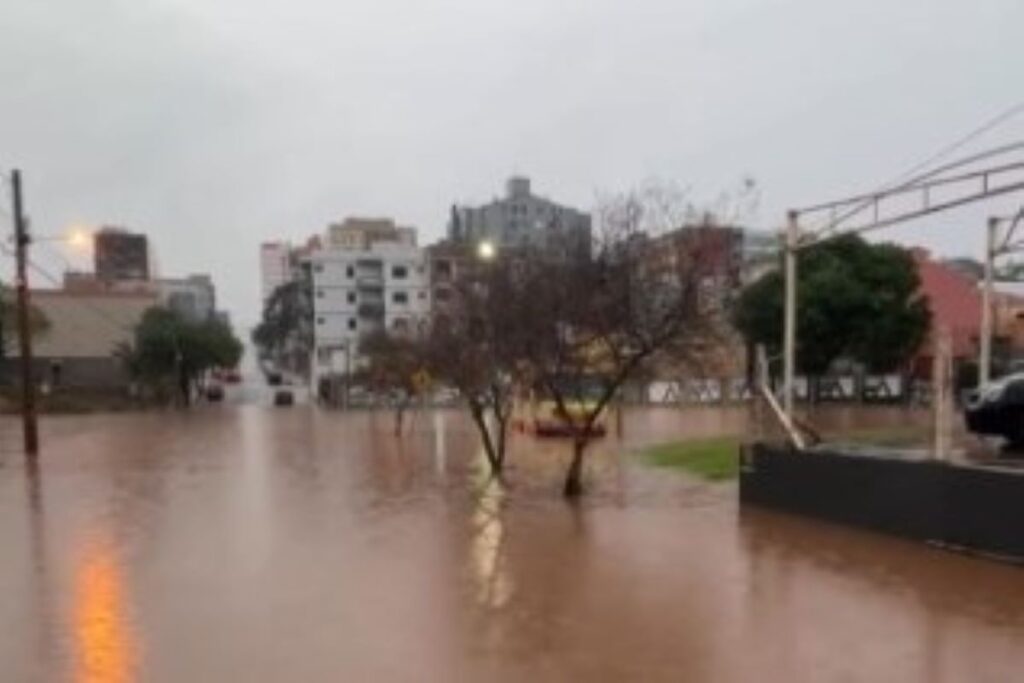 rs:-chuvas-deixam-2-mortos,-1-desaparecido-e-causam-danos-em-cidades