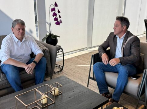 chuvas-no-rs:-lider-da-oposicao-apela-a-tarcisio-em-meio-a-crise