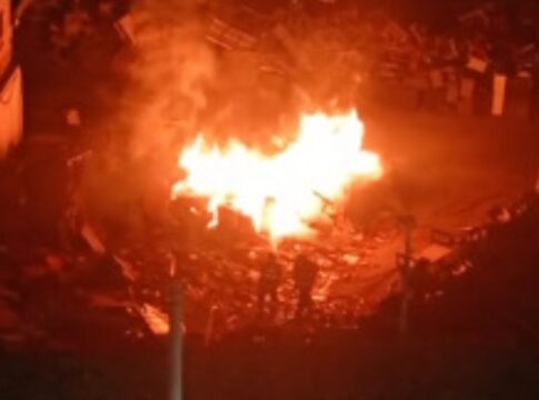 balao-cai-em-chamas-e-assusta-moradores-na-zona-norte-de-sp.-veja
