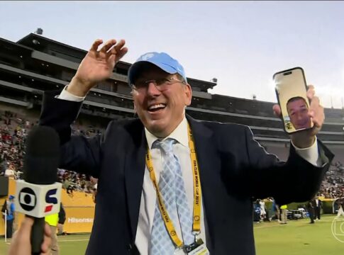 john-textor-se-declara-ao-brasil-apos-vitoria-do-botafogo-contra-o-psg
