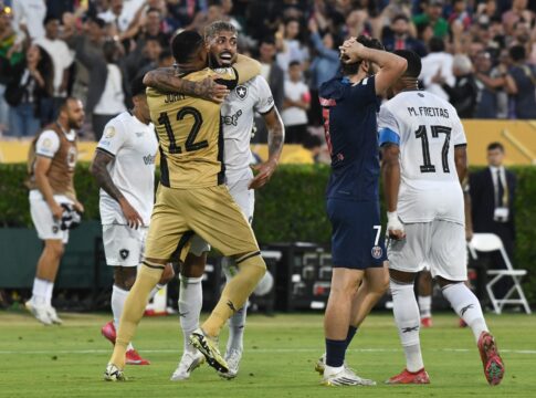tecnico-do-psg-exalta-botafogo:-“time-que-melhor-se-defendeu-de-nos”