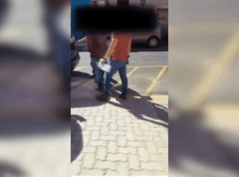 “maniaco-do-beijo”-e-preso-apos-tentar-beijar-a-forca-vizinha-idosa