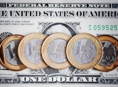 dolar-dispara-e-bolsa-afunda-com-tensao-ainda-em-alta-no-oriente-medio