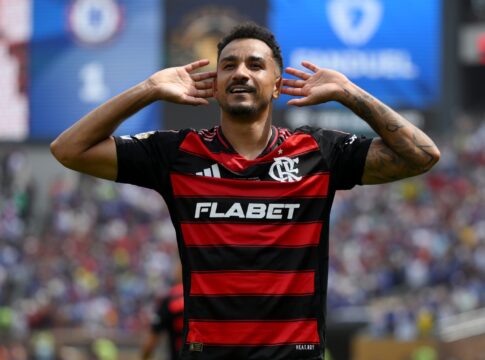 imprensa-internacional-se-derrete-pelo-flamengo:-“filipe-luis-ensina”