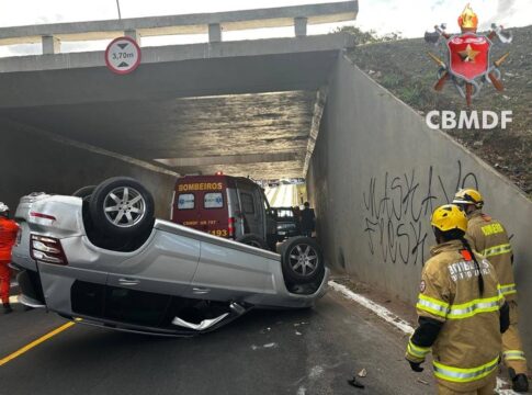 carro-de-idosa-de-80-anos-capota-e-despenca-de-tesourinha-na-102-sul