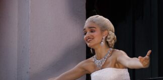 rachel-zegler-e-detonada-apos-cantar-na-rua-em-musical:-entenda