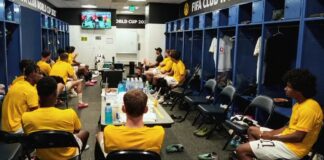 reservas-do-borussia-assistem-1o-tempo-no-vestiario-por-causa-do-calor