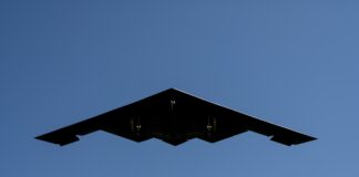 “avioes-invisiveis”:-eua-teriam-usado-bombardeiros-b-2-em-ataque-ao-ira