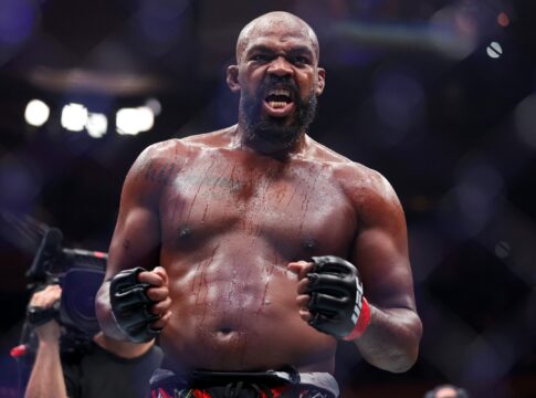 dana-white-anuncia-aposentadoria-de-jon-jones,-maior-campeao-do-ufc