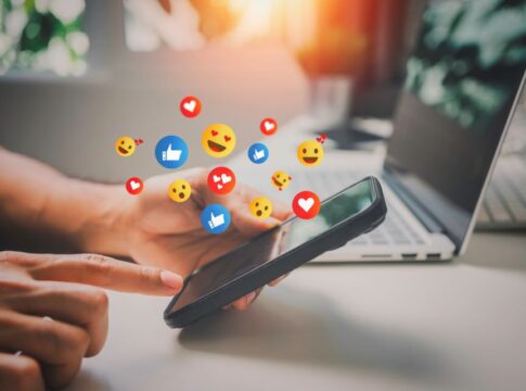 perfeicao-no-instagram,-naturalidade-no-tiktok-(por-susana-perez-soler)
