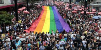 parada-lgbt+-de-sp-discute-o-envelhecimento-em-meio-a-festa-e-reflexao