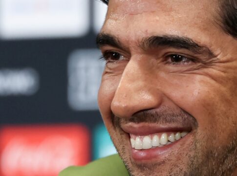 abel-ferreira-indica-renovacao-com-o-palmeiras-ate-2027