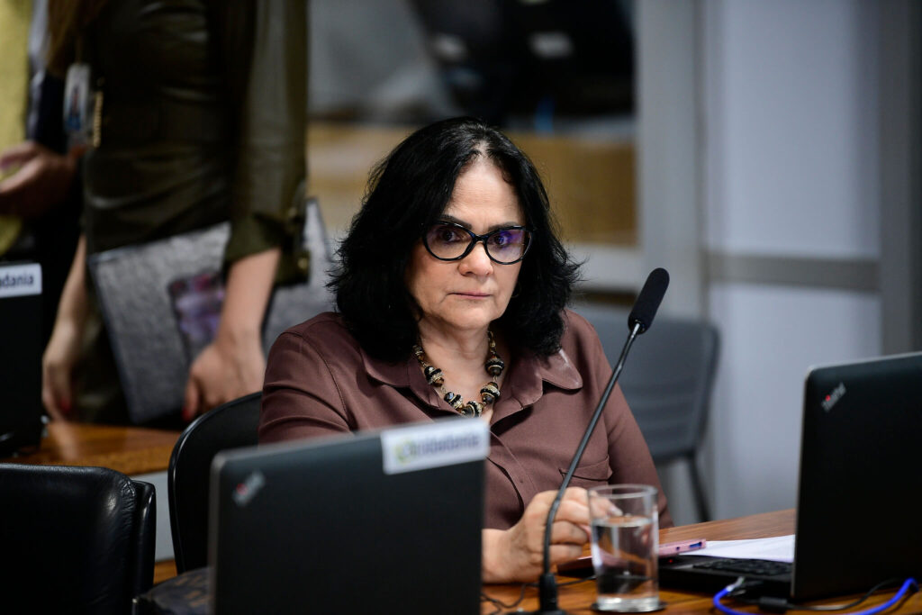 o-alerta-de-damares-a-bolsonaristas-que-negociam-com-ciro-para-2026