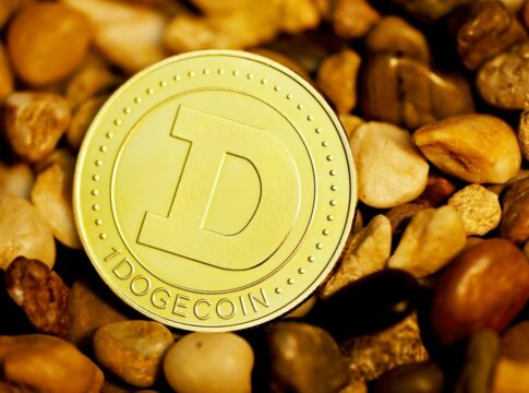 economista-lanca-robo-para-operar-memecoins-explosivas-automaticamente
