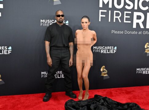 esposa-de-kanye-west,-bianca-censori-volta-a-causar-com-seminudez