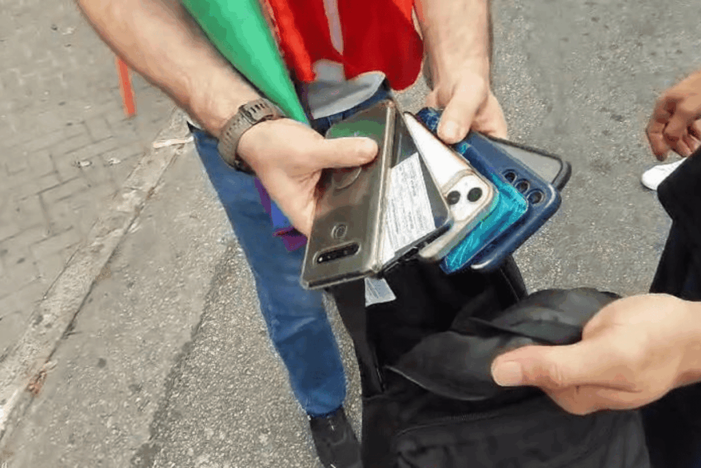 policiais-disfarcados-recuperam-24-celulares-furtados-em-parada-lgbt+