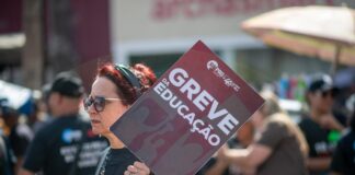 “negociacao-foi-aberta”,-diz-ibaneis-sobre-greve-dos-professores