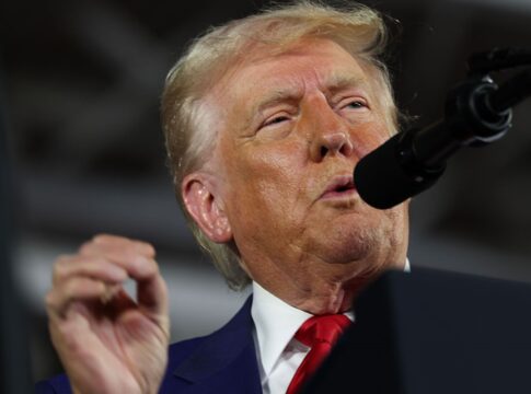 trump-anuncia-cessar-fogo-entre-israel-e-ira