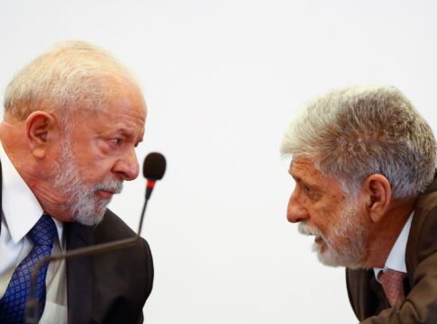 celso-amorim-sobre-ira-e-israel:-“o-lado-do-brasil-e-o-da-paz”