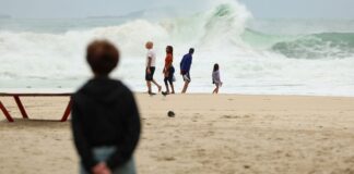 temperatura-cai-no-rio,-com-ventania-e-mar-de-ressaca