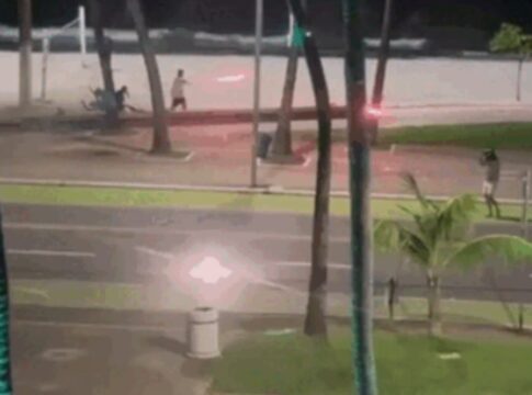 video:-guerra-de-rojao-assusta-moradores-e-turistas-em-maceio