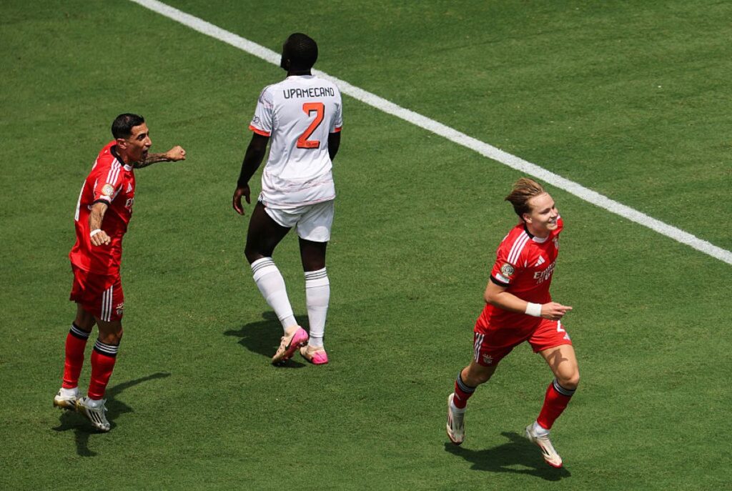 mundial:-bayern-perde-para-o-benfica-e-enfrenta-o-flamengo-nas-oitavas