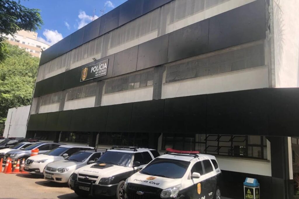 quadrilha-invade-mansao-no-morumbi,-faz-refens-e-rouba-r$-3-milhoes