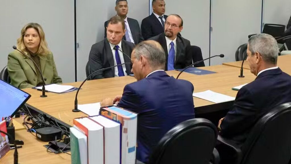 se-mauro-cid-mentiu-ou-disse-a-verdade,-nao-sabemos.-mas-isso-mudaria-tudo?