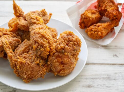 o-truque-da-agua:-frango-empanado-sequinho-e-sem-respingos-na-fritura