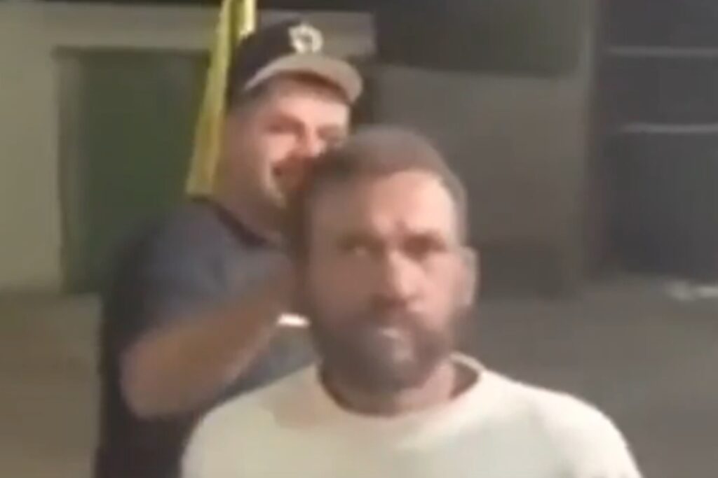 video:-jovens-colocam-fogo-na-cabeca-de-homem-em-situacao-de-rua