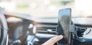 video:-prefeito-de-goiania-flexibiliza-uso-de-celular-por-motoristas