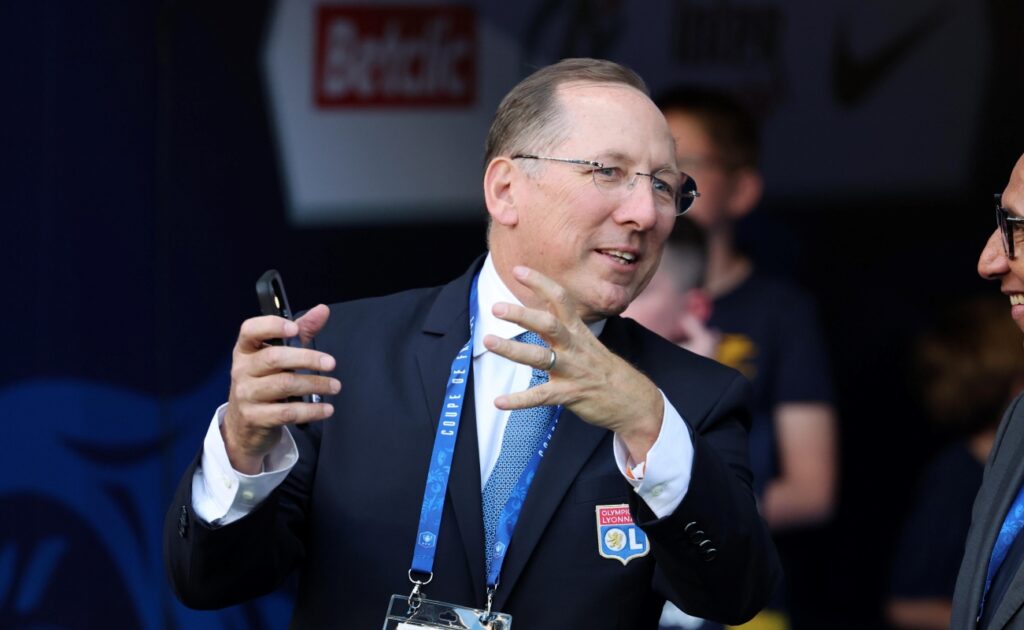 idolo-do-lyon-dispara-contra-textor:-“vai-fazer-o-mesmo-com-botafogo”
