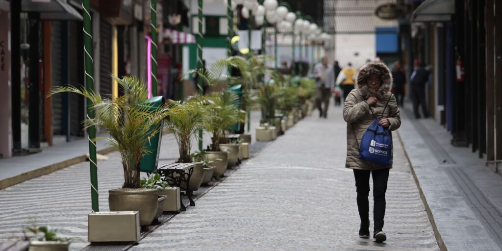 inmet-alerta-para-onda-de-frio-no-sul-e-excesso-de-chuva-em-3-regioes