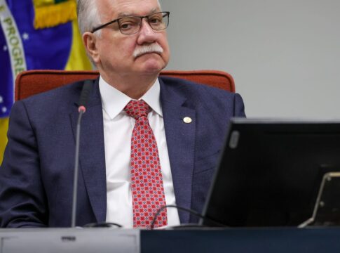 fachin-inicia-voto-sobre-responsabilizacao-de-redes;-placar-esta-7-a-1