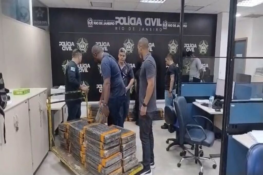 policia-intercepta-comboio-do-cv-e-apreende-meia-tonelada-de-maconha
