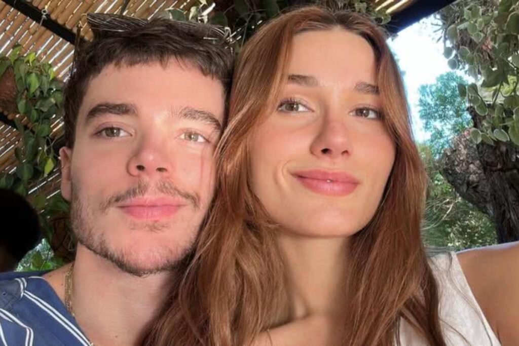 marido-de-sasha-expoe-mensagens-picantes-de-fas:-“pessoas-peladas”
