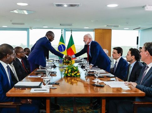 lula-e-presidente-do-benin-discutem-agricultura-e-conexao-aerea