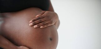 df-pode-instituir-politica-contra-o-racismo-obstetrico.-entenda