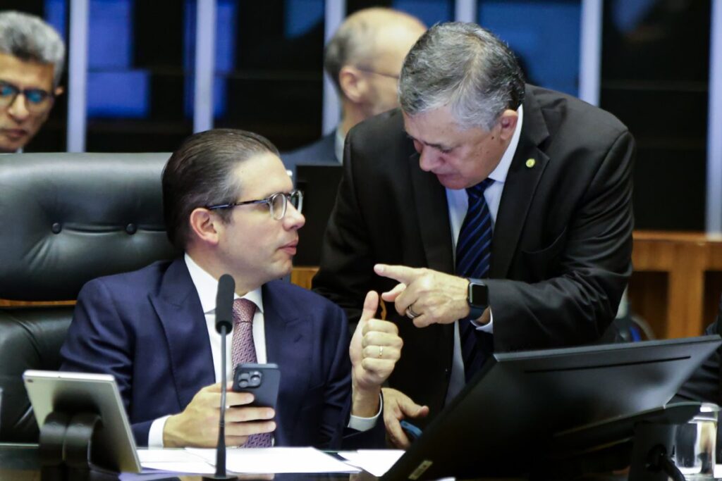 congresso-protege-os-ricos,-despreza-os-pobres-e-empareda-lula