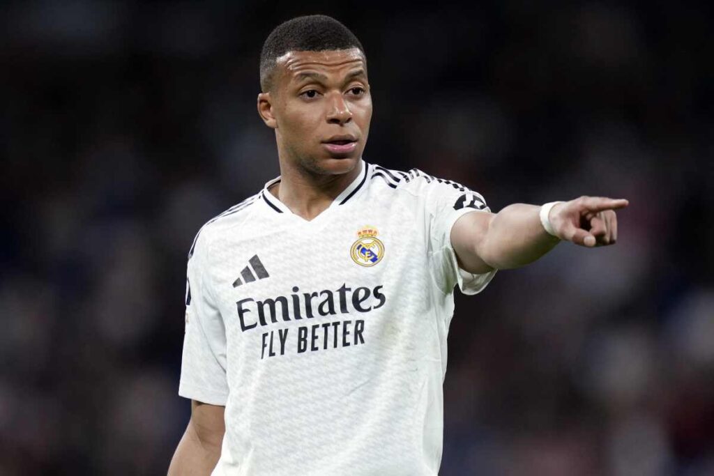 psg-e-acusado-de-assedio-moral-e-extorsao-apos-queixa-de-kylian-mbappe