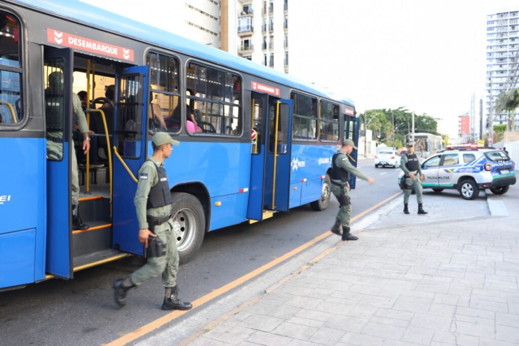 jovem-e-preso-por-assaltar-brt-e-esfaquear-passageiro-em-pernambuco